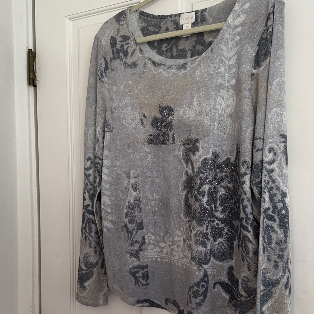 Chico's Silver and Gray Floral-Print Long Sleeve Scoop Neck Top